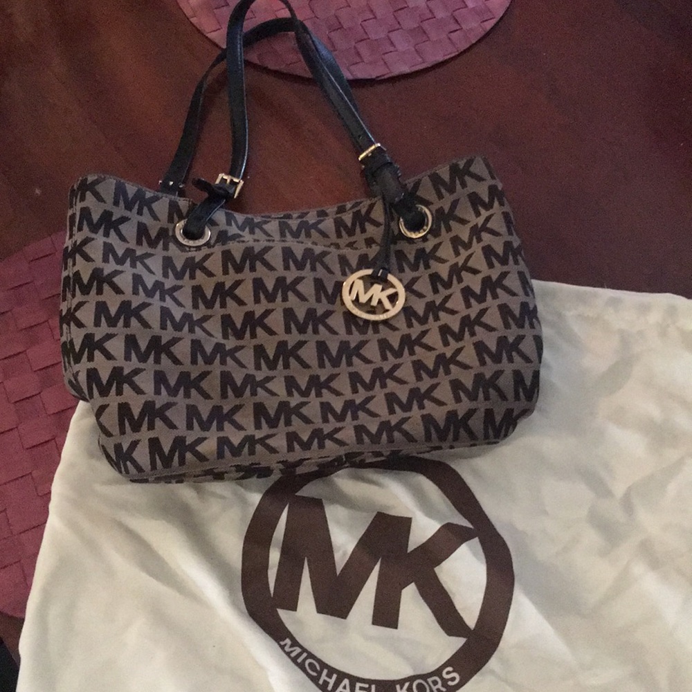 Handbag